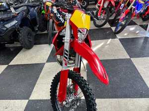 Yeni 2025 Gasgas kir bisiklet motosiklet EC 300 GP finans mevcut - Product Image 3