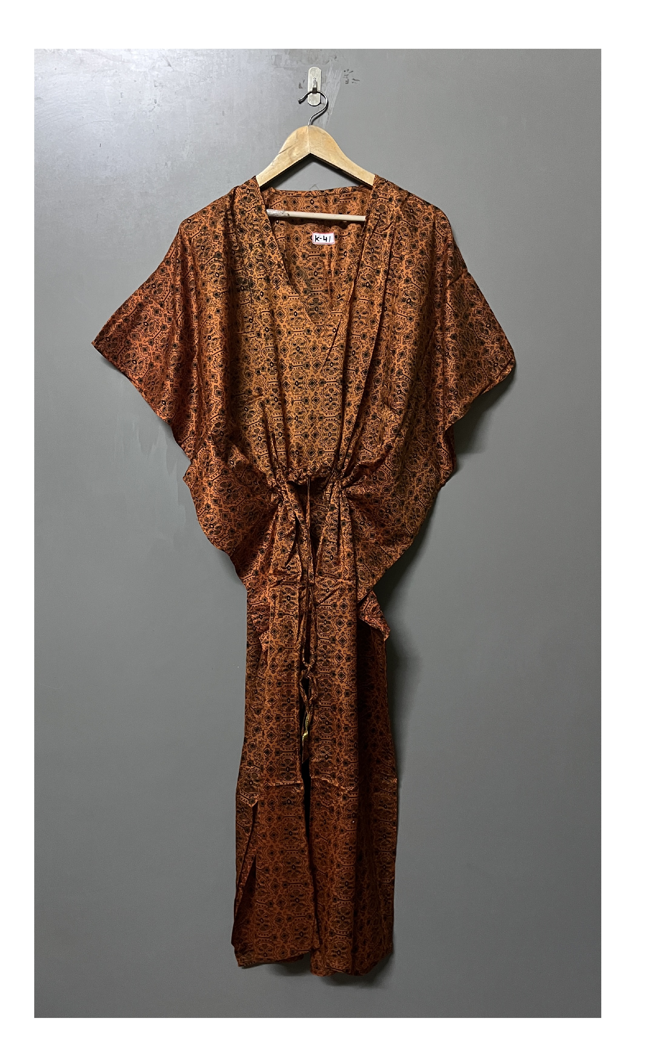 สีน้ำตาล