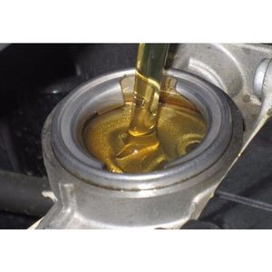15W40 <strong>Oil</strong> Is Commonly Used in Heavy-duty diesel Engines Such As Trucks, Large Buses and Tractors - Product Image 2