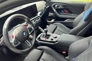 体验2023 BBMW M2紧凑型高性能库普，配有涡轮增压Inline-6和Trrack就绪处理