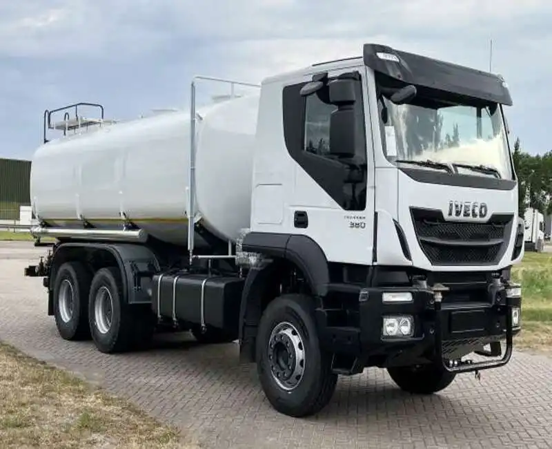 IVECO Trakker 20.000 Liter 6x4 Wassertank wagen