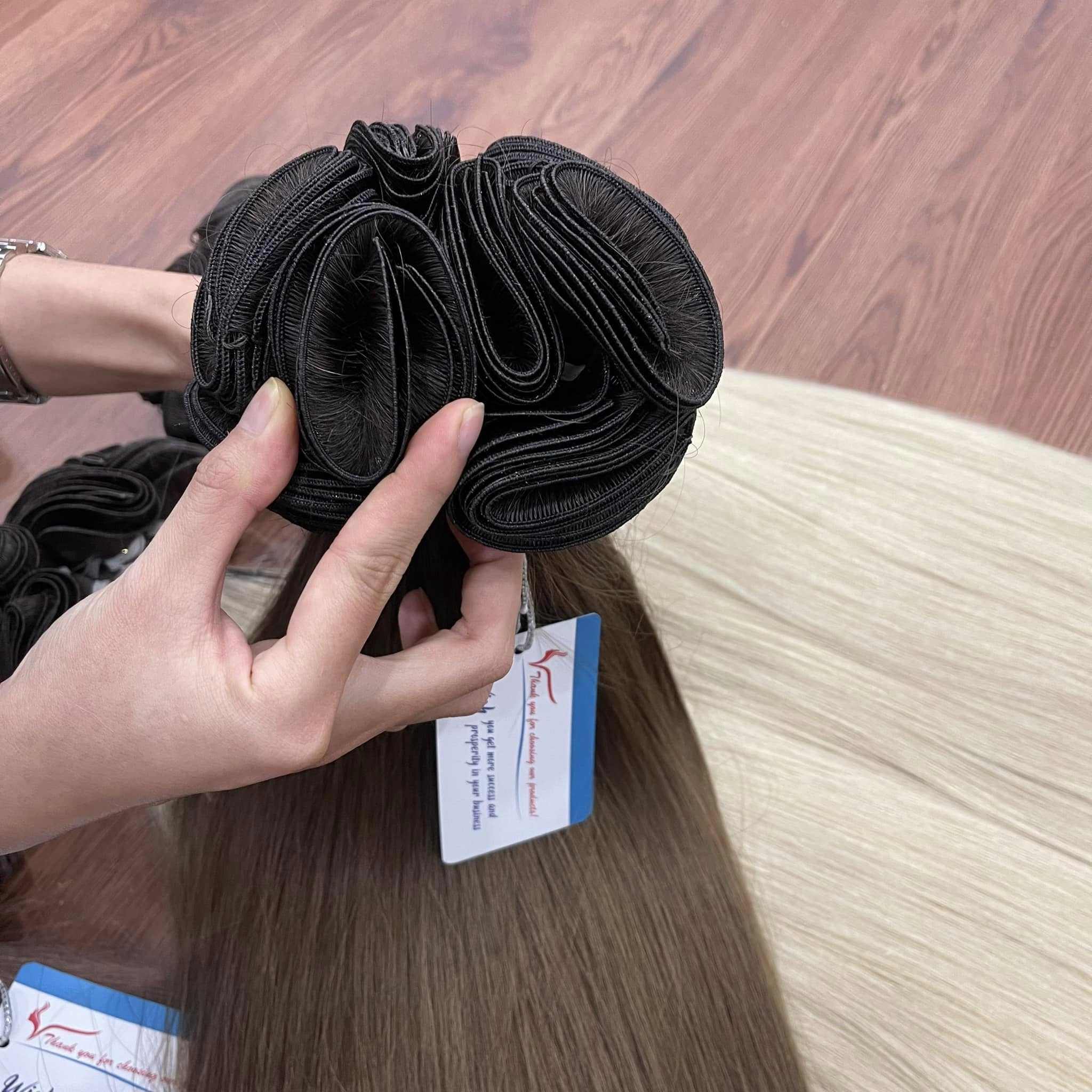 สีน้ำตาล