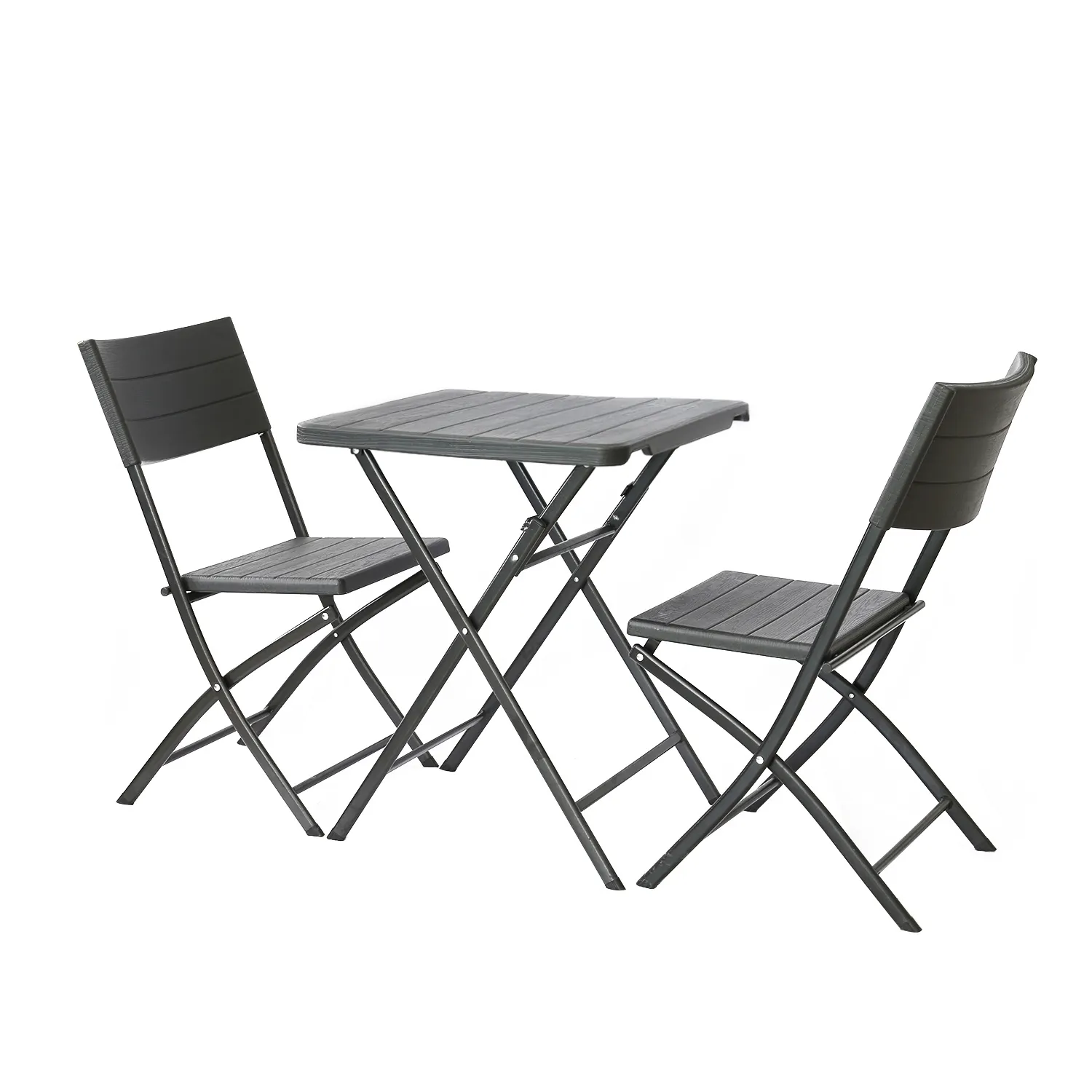 木目調のテーブルと椅子のセット。木製の質感をシミュレートし、軽量で持ち運びが可能で、折りたたみ式のデザインです。