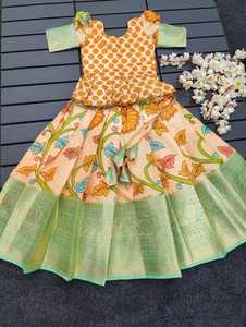 高品质数字印刷作品，纯Zari编织边框设计师儿童<span class=keywords><strong>Lehenga</strong></span> Choli，批量出口