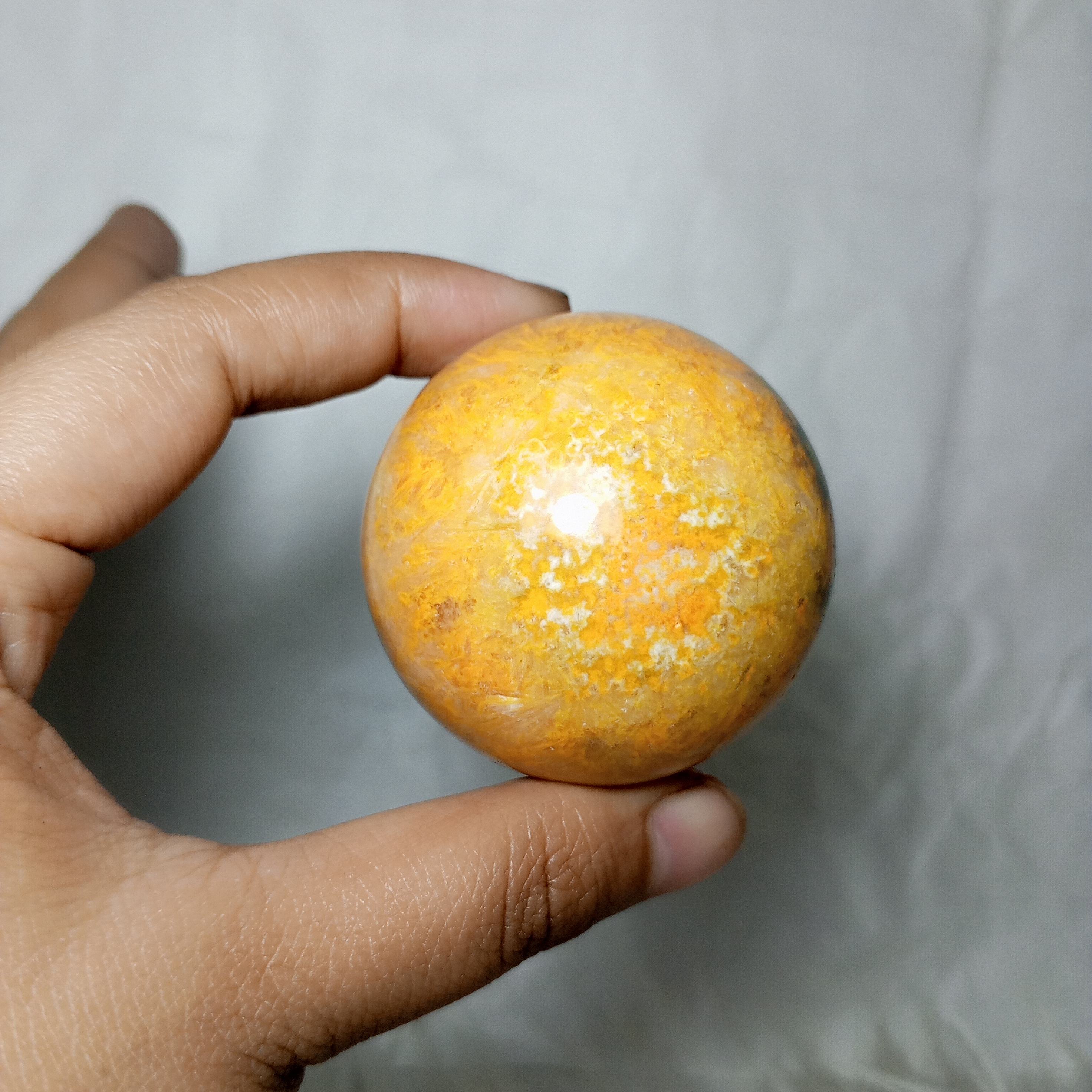 สีเหลือง