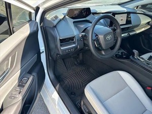 新/二手2024丰田普锐斯XLE 4dr掀背车 - Product Image 2