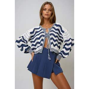 Cardigan lavorato a maglia a righe blu Navy Bon legato da donna per l'inverno - Product Image 3