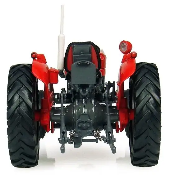 Modelo Tractor Massey Ferguson 135 Rojo Escala 1/32nd Por Universal Hobbies