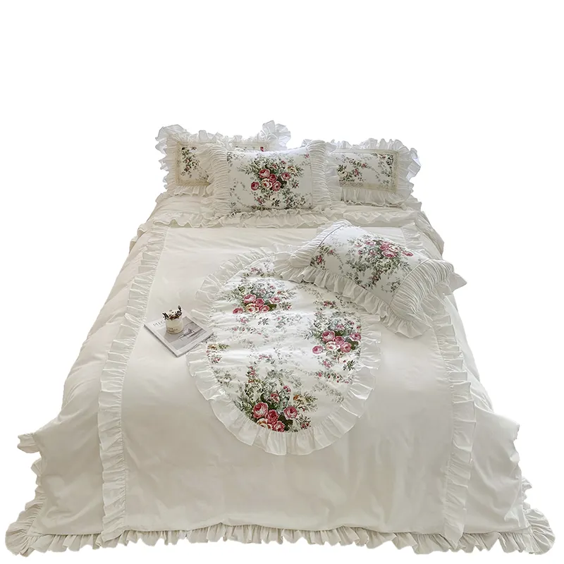 เครื่องนอนพร้อมดอกไม้พิมพ์ลายสีธรรมชาติผ้าฝ้าย100% ทันสมัยเตียงควีนไซส์ผ้าโพลีเอสเตอร์ผ้าปูที่นอนผ้านวมคลุมเตียง