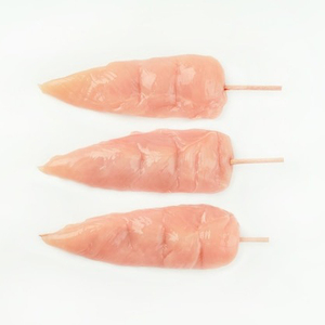 鸡肉内鱼片脆皮面包屑涂层煮熟的鸡肉手指冷冻
