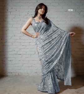 En güzel çekici Georgette ağır dizisi nakış çalışması boru Saree hintli kadın giyim üreticisi <span class=keywords><strong>Surat</strong></span>