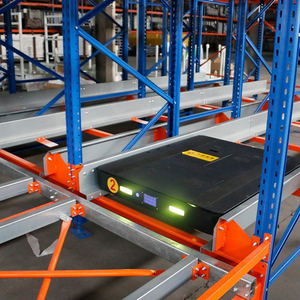 Profession eller Smart Warehouse Shuttle Cart mit intelligentem Fahrzeug Lädt/Entladen im Logistik-Lagersystem