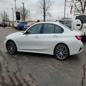 2022 BMW 330E xDrive AWD ขับเคลื่อนสี่ล้อ180HP ซีดานอัตโนมัติ5-Seater มาตรฐานสูงพร้อมพวงมาลัยขวาและเบาะหนัง - Product Image 2