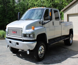 ドアからドアへの配達のための2024 GMC TOPKICK C4500ピックアップ - Product Image 1