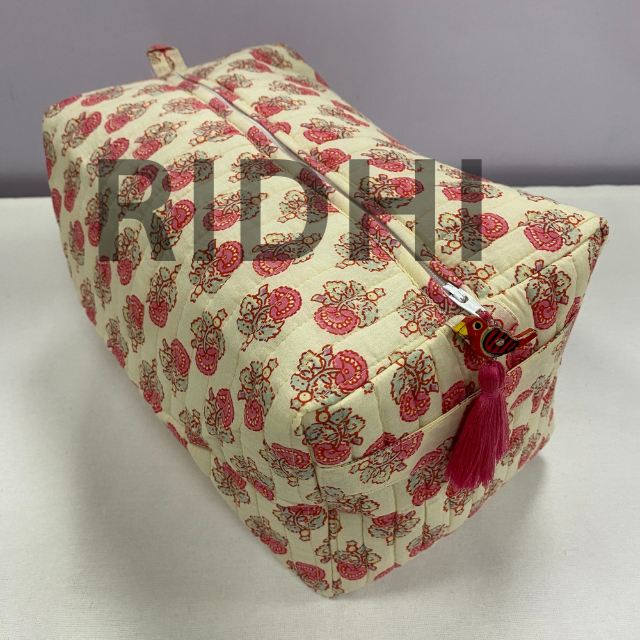 บลัช บลูม แอนด์ ครีม