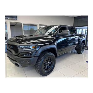 Yüksek performanslı V8, geniş iç mekanlar ve sportif tasarıma sahip dod-ge Durango SRT - Product Image 4