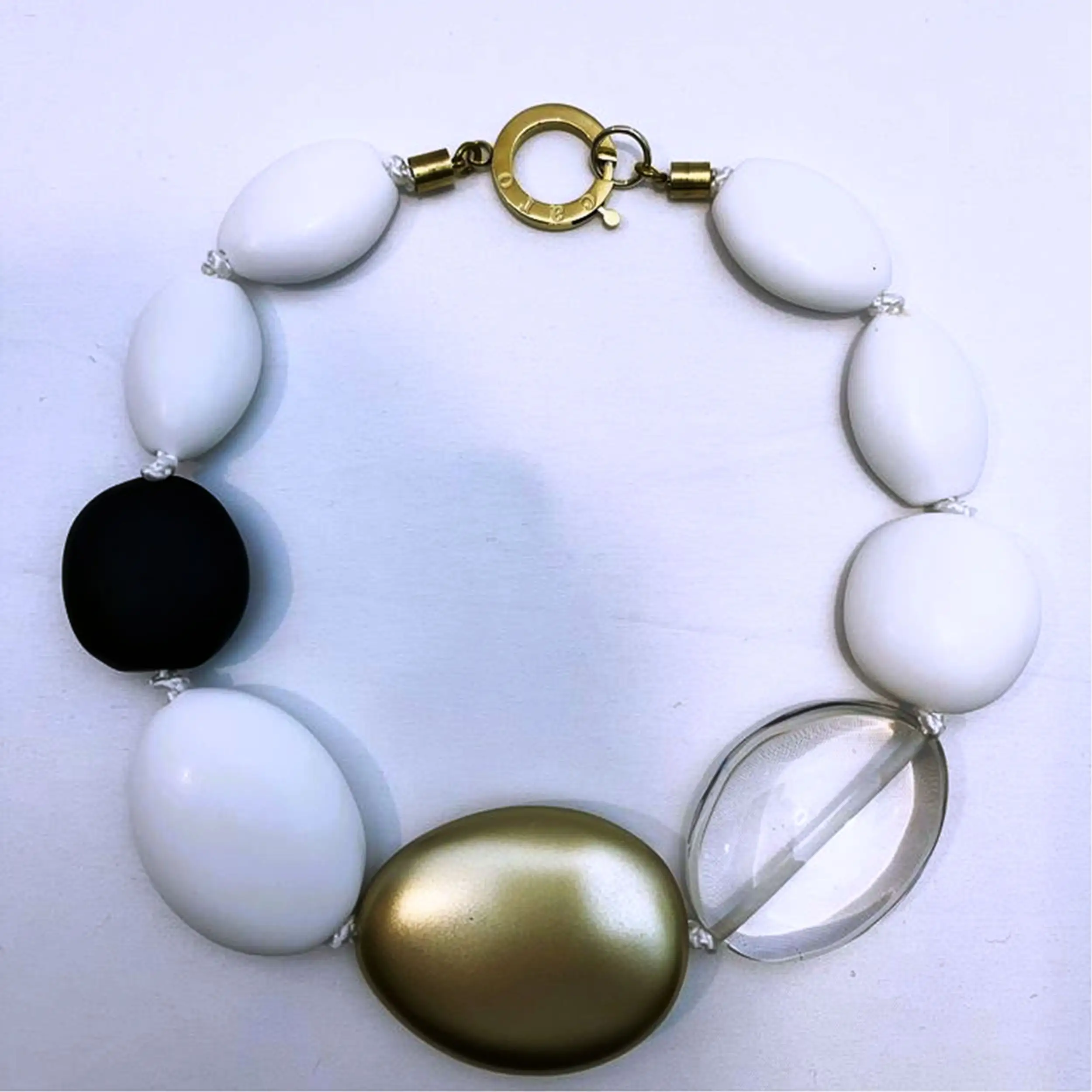 Collana grossa caro perline in resina di colore e dimensioni originali fatte a mano di origine indiana ultra lucida unica