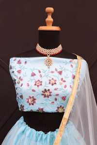 インドブティックスカイブルーカラートレンディなパーティーウェアデザイナーLehenga Choliネットシルクとシーケンス作品を販売 - Product Image 4