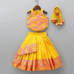 最新现代传统印度设计儿童锦缎<span class=keywords><strong>lehenga</strong></span> choli服装可从印度批量购买
