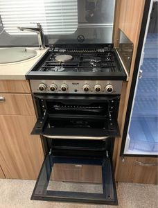 รถพ่วงขนาดเล็ก Towable motorhome RV Camper รถพ่วงรถเคลื่อนที่สำหรับตั้งแคมป์และเดินทางบ้านเคลื่อนที่คาราวานถนน - Product Image 6