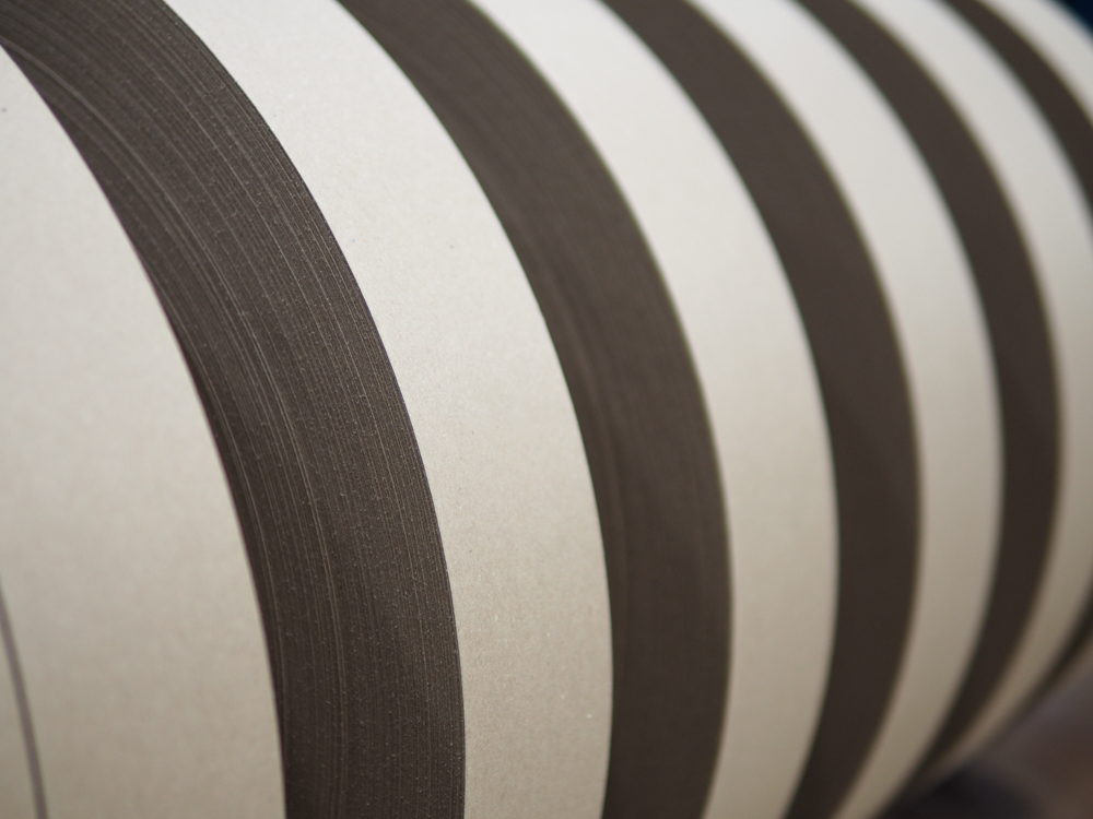 สีน้ำตาล