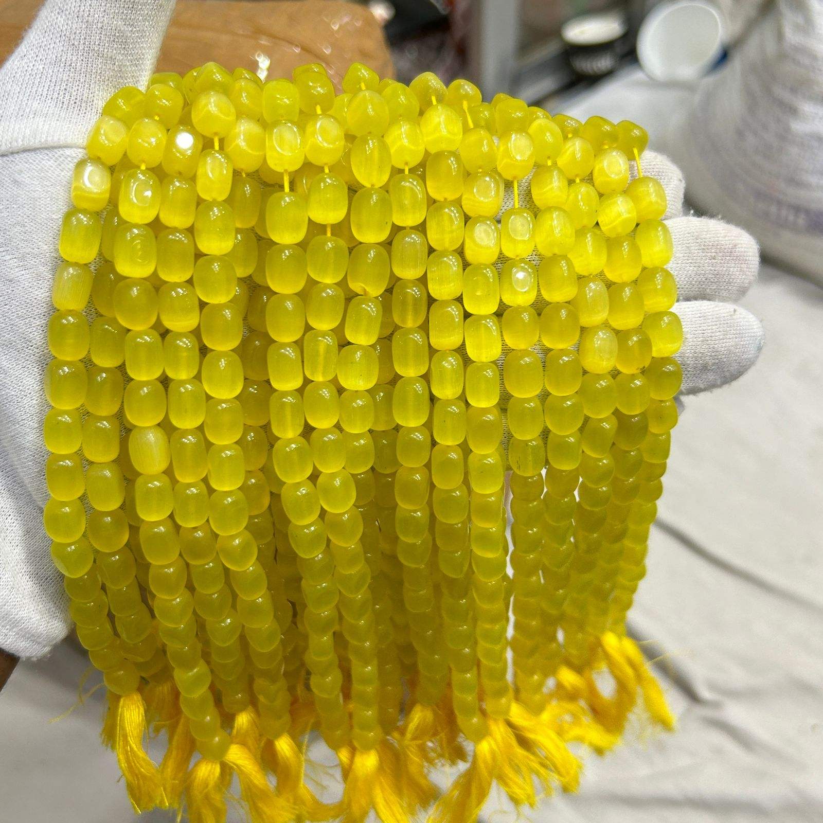 สีเหลือง