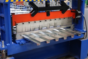 Hot Sale Floor Deck Roll Forming <strong>Machine</strong> Raw Material PPGI Or GI Building Usage Sheet Forming <strong>Machine</strong> - Product Image 3