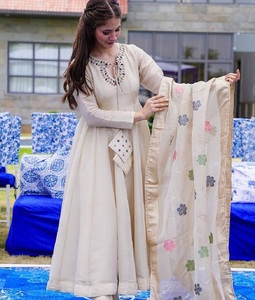 Hint Trendy yeni tasarımcı işlemeli payet iş elbisesi alt Dupatta parti aşınma kat uzunlukta fantezi Latkan Dori kollu baskı