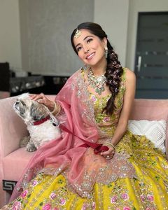 女性のためのカンカン & キャンバスパッタインド & パキスタンの服LehengaCholiで最も売れている刺Embroidered作品