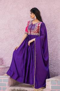 אלגנטי בעבודת יד rajasthani bandhej תלבושת לנשים שמלת שמלה חדשה מסוגננת מרובדת עם שמלה ארוכה לקיץ