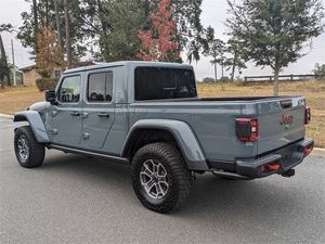 2024 <strong>Jeep</strong> G-l-a-d-i-a-t-o-r Rubicon Crew Cab 4WD