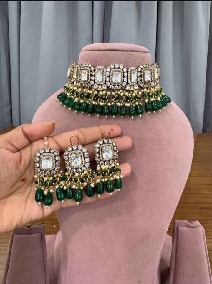 สีเขียว