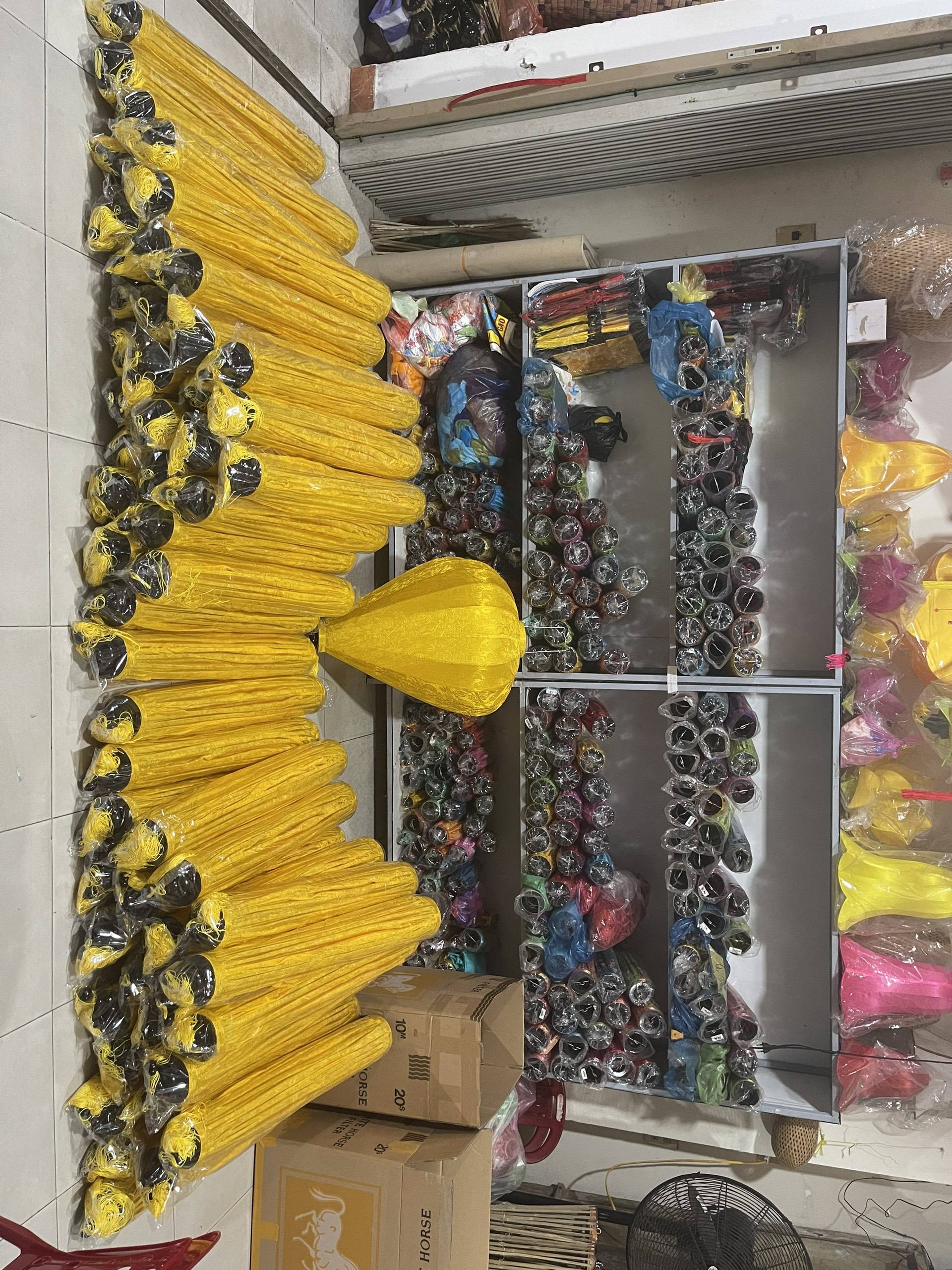 สีเหลือง