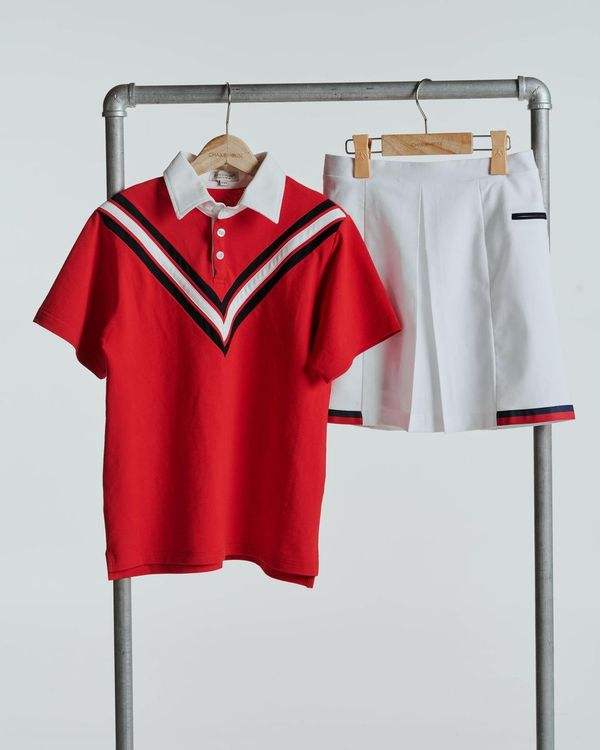 สีแดงและสีขาว