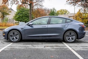 2022 Tesla โมเดลรถซีดาน3อัน, เบาะหนังนั่งภายในรถมอเตอร์เทอร์โบเกียร์ธรรมดาขนาดยาง R18 - Product Image 3