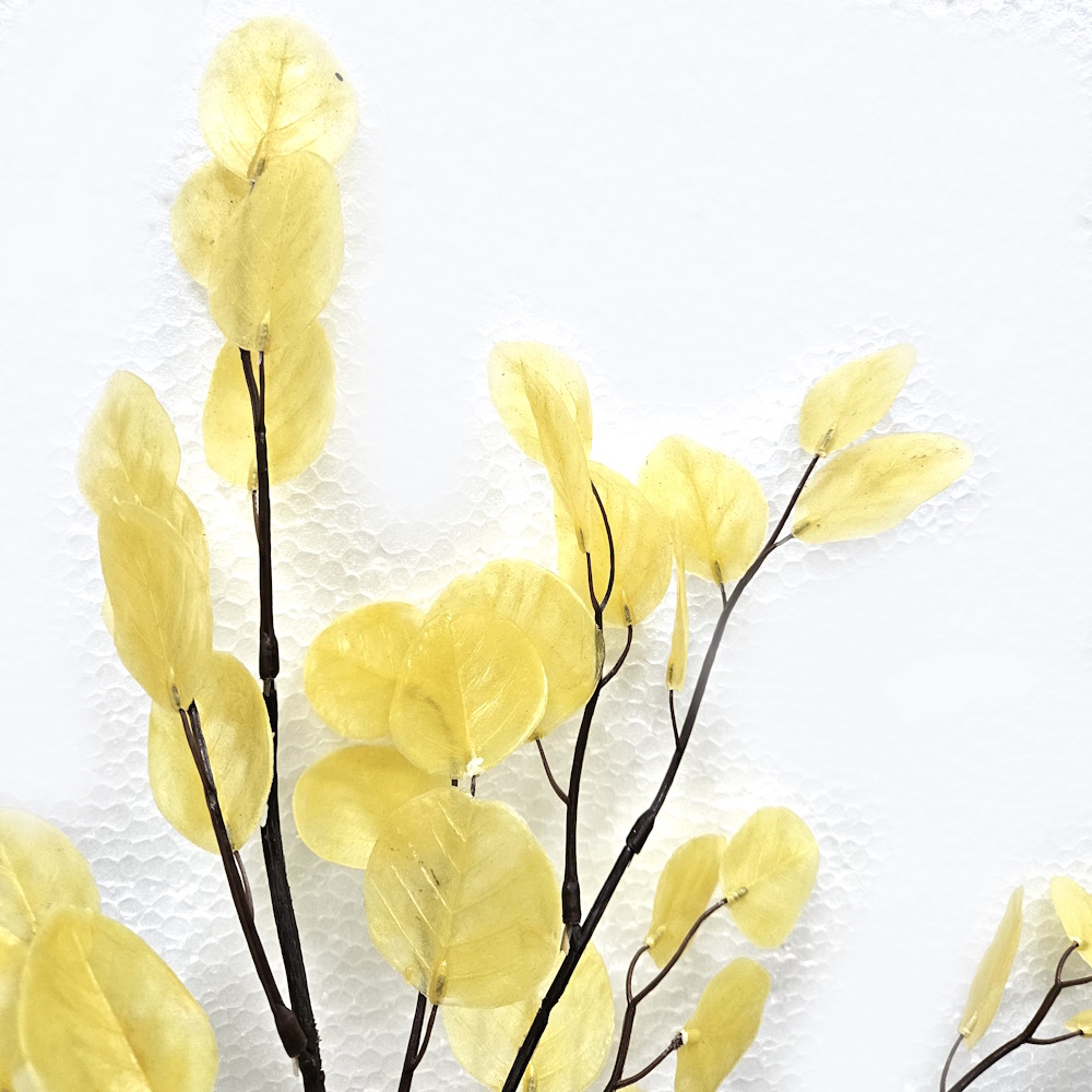 สีเหลือง