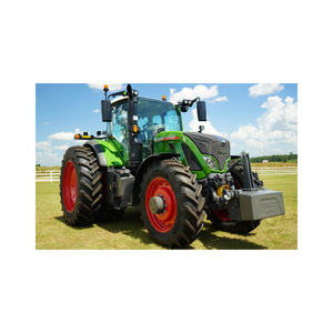 Efficient <strong>Fendt</strong> 724 <strong>Vario</strong> tractor for versatile farm operations - Product Image 3