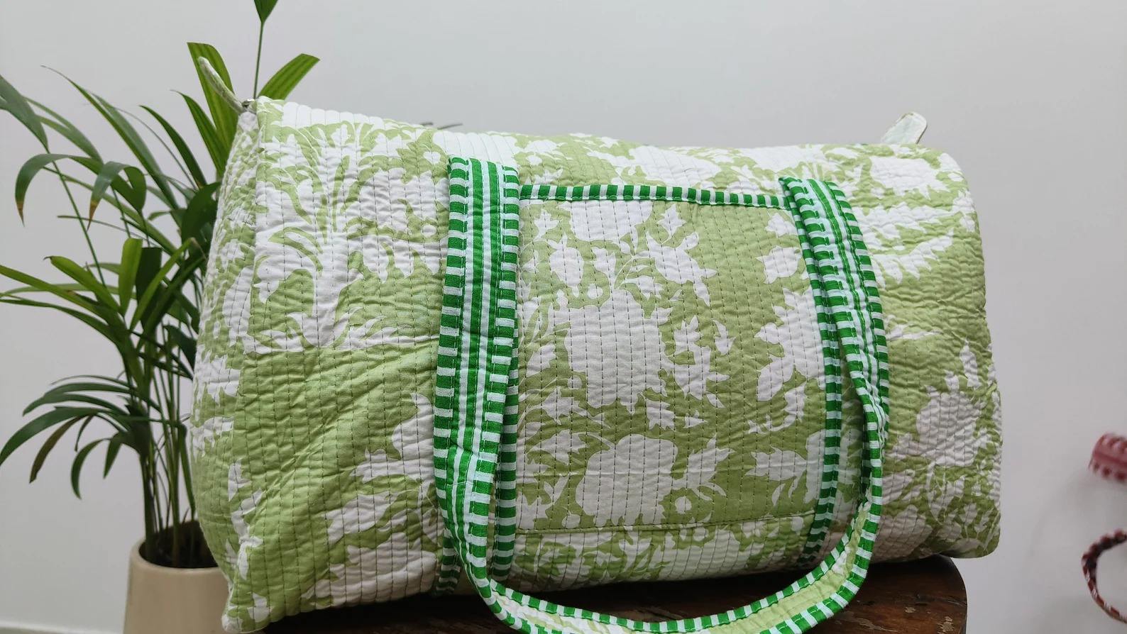 สีเขียว