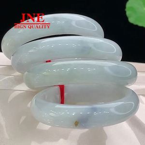 กำไลหยกธรรมชาติแบบ A ของพม่าสีสดใสไม่แตกสีหยกนางสนมของจักรพรรดิขายส่ง - Product Image 4