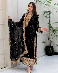 新款派对服装粘胶天鹅绒设计师巴基斯坦Salwar Kameez套装，以最优惠的价格为女性时尚宣言