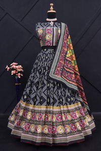 2022年最新レディースファンシーシルク<span class=keywords><strong>Lehnga</strong></span> Choliパキスタンウェディングスーツヘビーコットンドレスファッションモデル数卸売率レディース