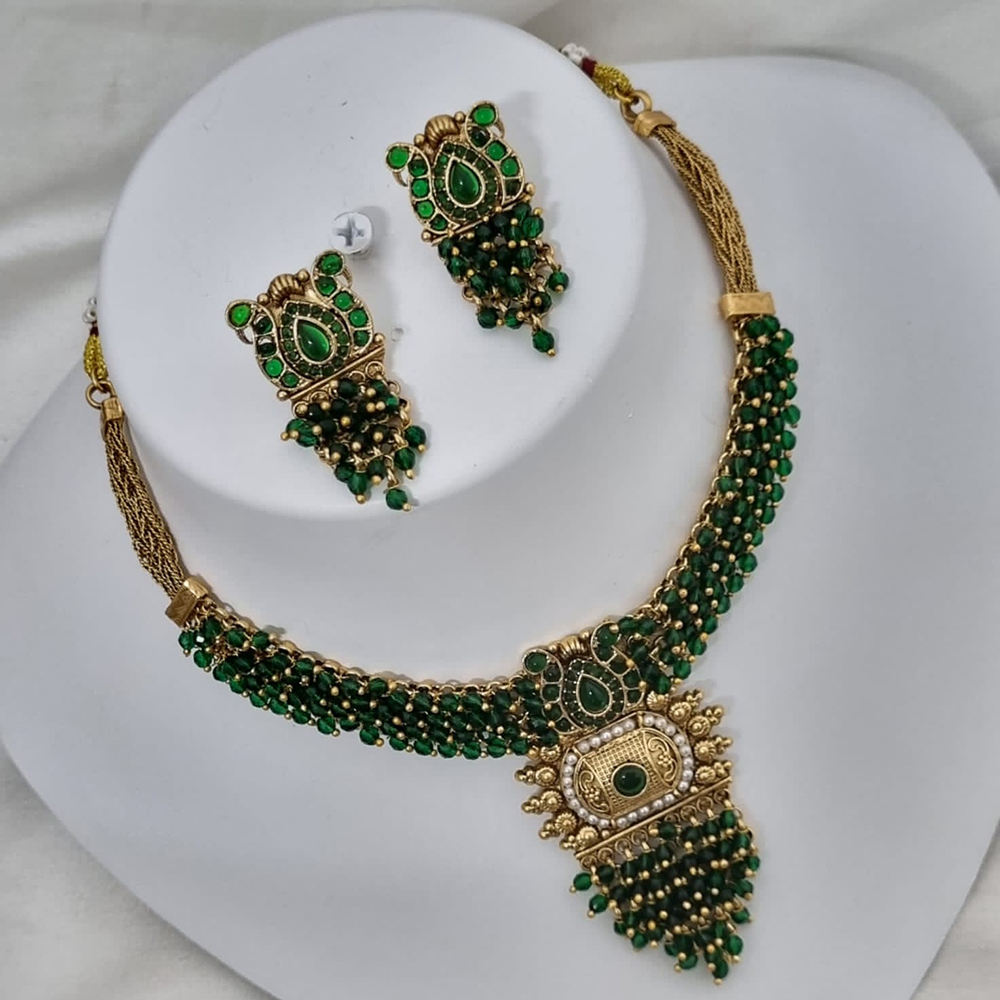 สีเขียว