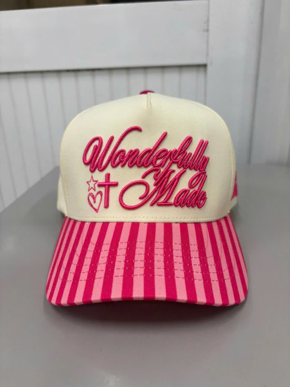 ครีมและชมพู