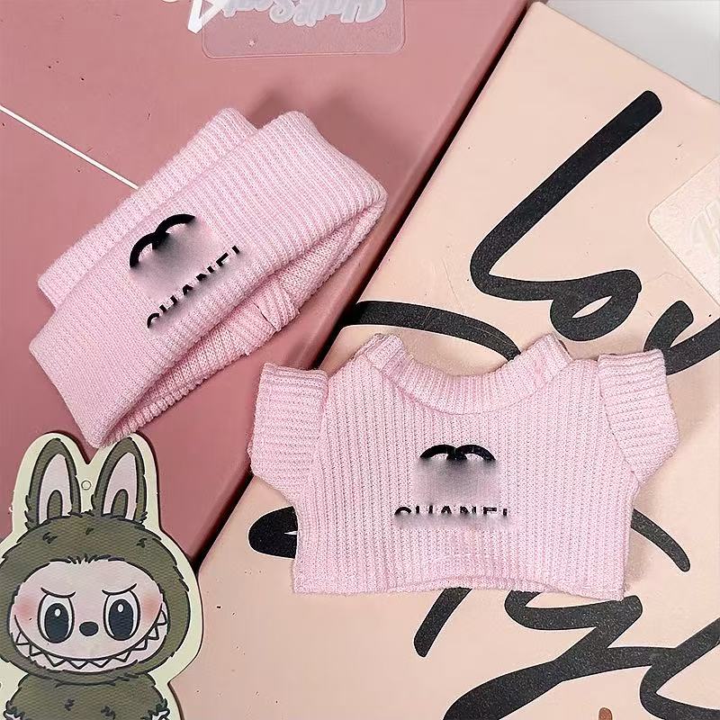 Set rosa di C (cappello + maglione)