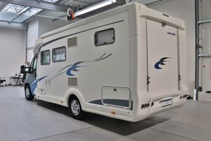 安いモーターホームRVキャンパー2014ユーラモービルテレストラ710