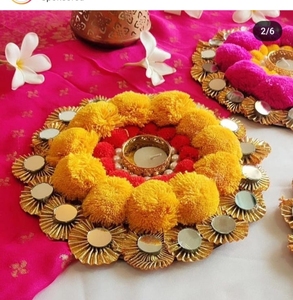 ポンポン付きフラワーティーライトホルダーRangoli Diwali <span class=keywords><strong>Diya</strong></span>キャンドルホルダーメタルディヤクリスマスディワリギフト結婚式の装飾
