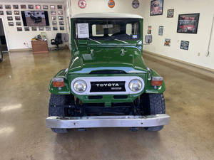 1978年に使用されたToyotyas LandCruisers FJ40 6人乗り、100% 完全に機能し、事故がなく、1年間の保証があります。 - Product Image 3