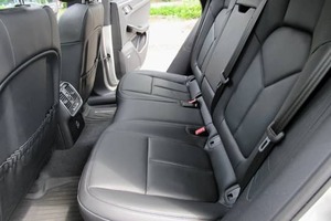 体验2022的Porrsche Maacan GTTS Sporrt-Tuneed紧凑型SUV，具有强大的V6和Aggile操控性