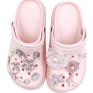 Kim Loại Phụ Nữ Thiết Kế Giày Trang Trí <span class=keywords><strong>Hello</strong></span> <span class=keywords><strong>Kitty</strong></span> Thư Charms Cho Điện Thoại Rác Trường Hợp Thiết Kế Charms Bling Lỗ Sandal làm tắc nghẽn Charms - Product Image 5