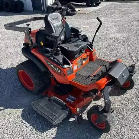 Venda de cortador de grama KUBOTA ZD1211 novo e bastante usado